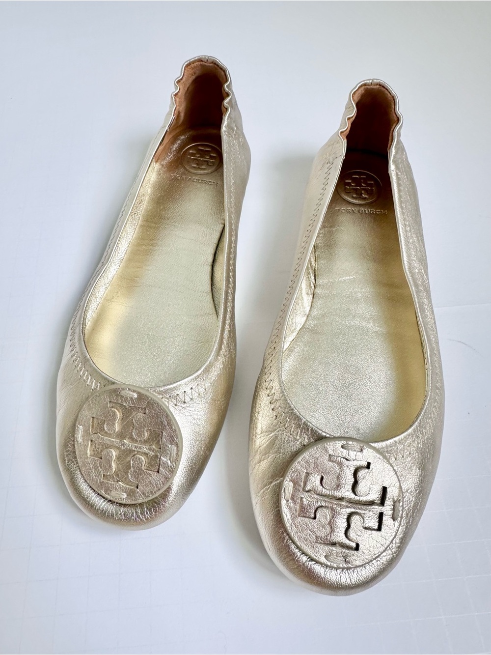 Tory Burch Champagne Metallic Leather Logo Ballet Flats Size 6M